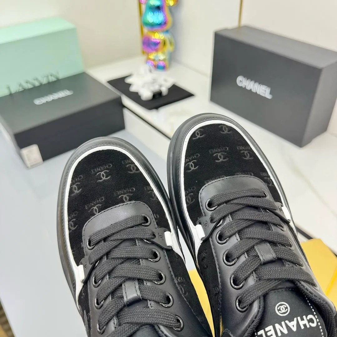 👟👟Ex-factory price 620👟👟High quality! ! ! CHANEL Chanel 25A latest thick-soled casual sports shoes. The counter is synchronized. The counter is very popular. It is a shoe that is very difficult to buy. The most popular thick-soled casual shoes on the Internet. As you can imagine, the most popular thick-soled casual shoes can not be missed. It has both good looks and comfort. Simple and versatile. The thick sole increases the height and is super versatile. Whoever wears it will look better. Upper: cowhide stitching. Lining: breathable mesh. Outsole: TPU original outsole. Size: 35-41 👉